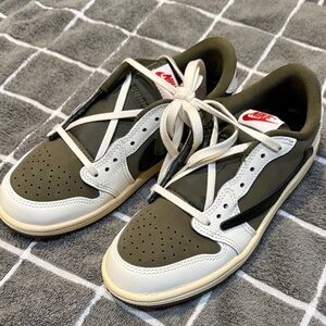 Nike 3 Youth Green and White Sneakers